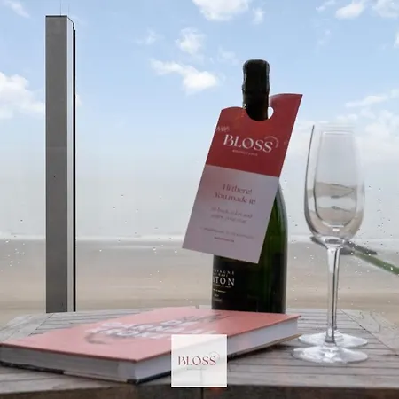 Mare By Bloss, Met Frontaal Zeezicht In *